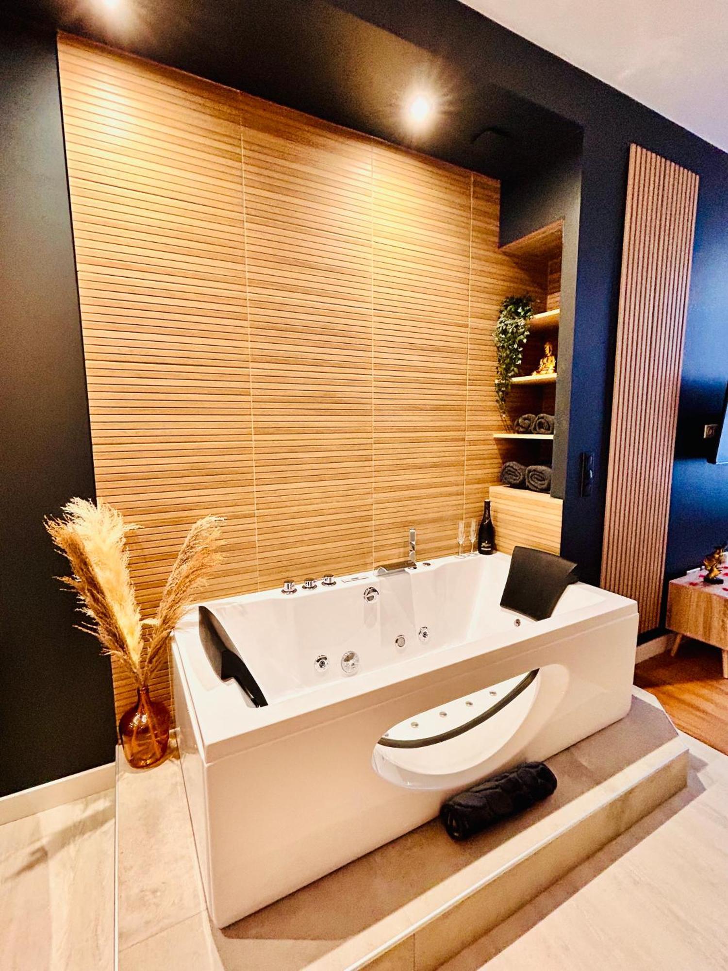 Suite Cosy Jacuzzi Troyes - Secrets D'Ana Extérieur photo