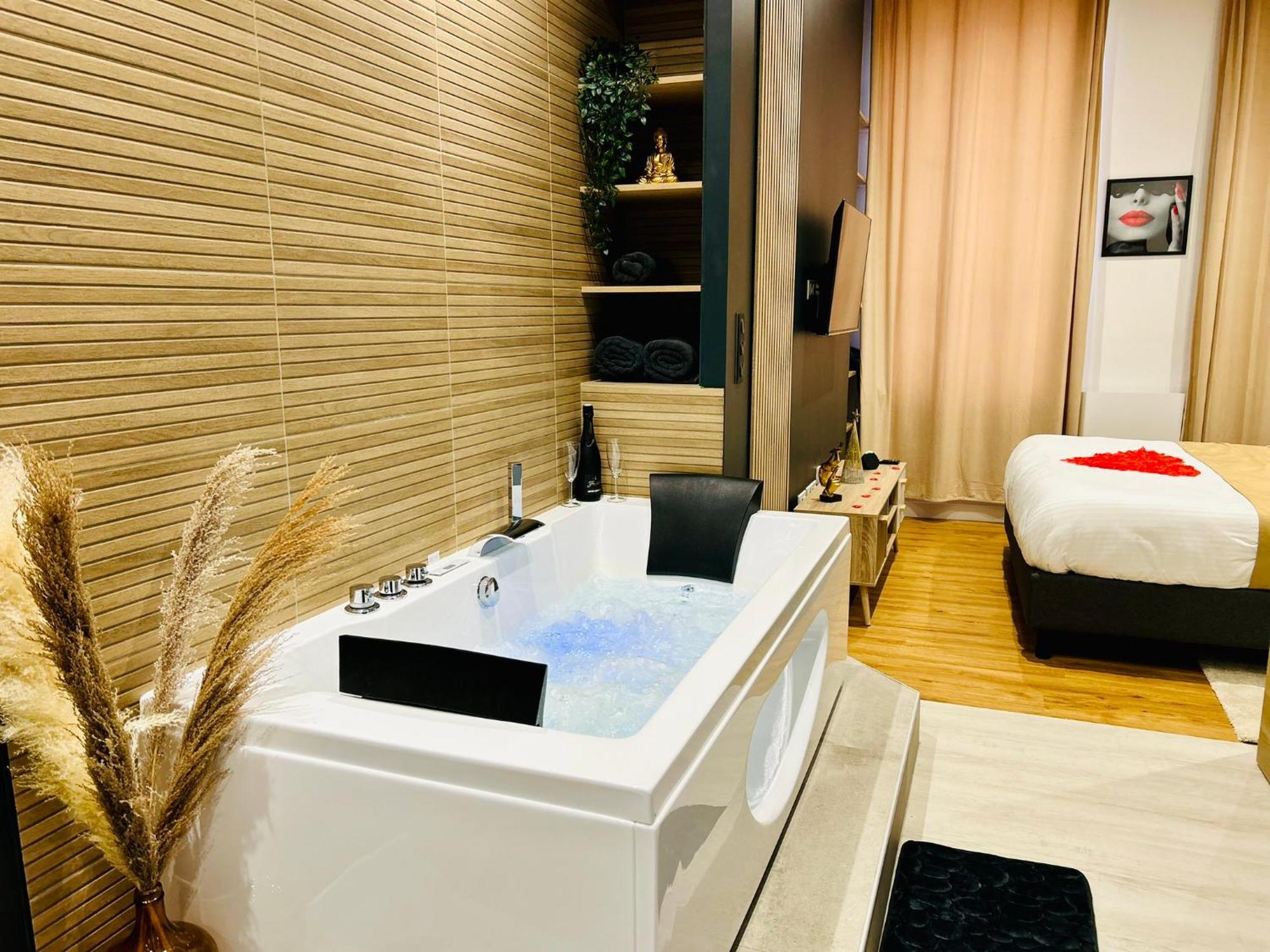 Suite Cosy Jacuzzi Troyes - Secrets D'Ana Extérieur photo